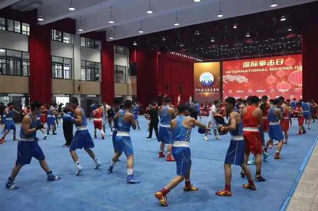 AA, 国际拳联, 克雷姆列夫