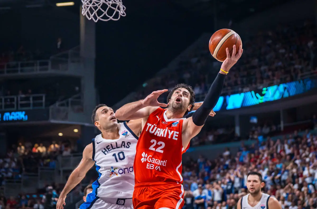 由于表现下 由于表现下