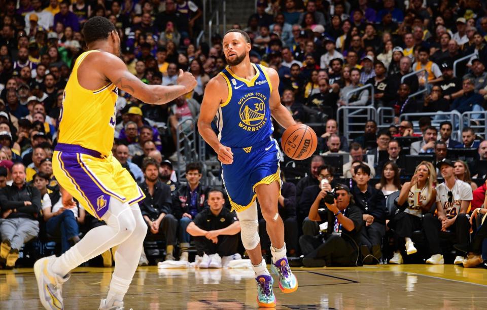 结束第三节, 东契奇抛投, 库里命中三 结束第三节, 东契奇抛投, 库里命中三