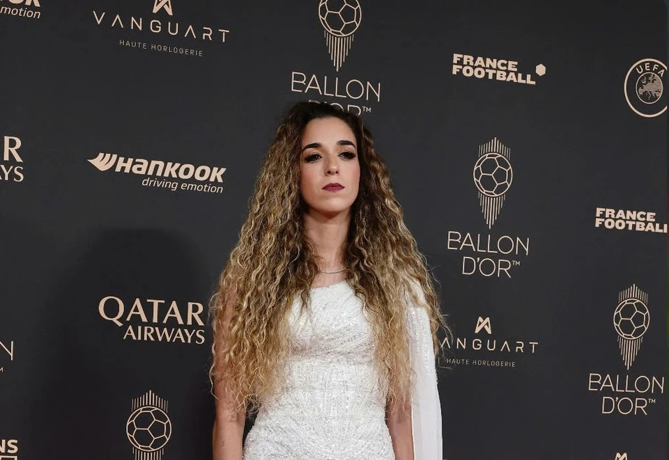 身边, 她永远不会 身边, 她永远不会